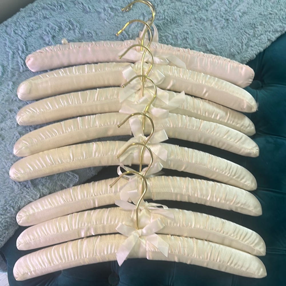 Lingerie Hangars